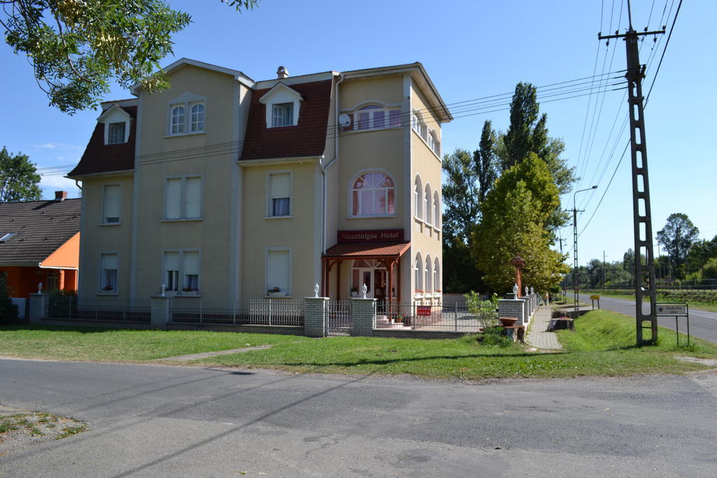 Nosztalgia Hotel Balatonszarszo Exterior foto